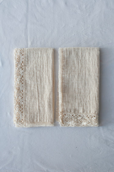 Lace napkins (set of 2)