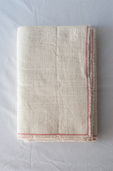 Mantel bordado a mano 140x220