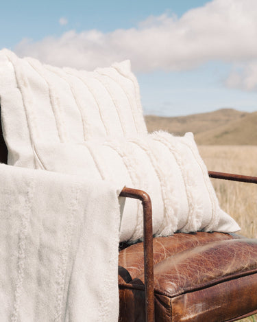 Cojín lumbar blanco de alpaca