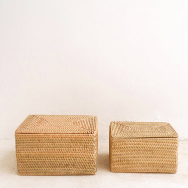 Cesta mimbre con tapa en beige natural - detalle del tejido artesanal