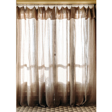 Cortinas de cuadros marrones