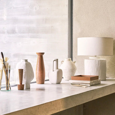 Lámpara de mesa de cerámica blanca y algodón, imagen 2
