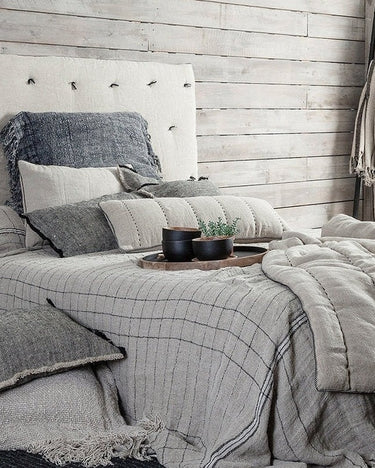 Pie de cama ASHTI Dareels en ambiente