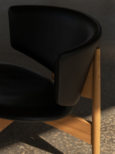 Sillón Lounge Herman de Madera Vegea - Roble Natural y Negro