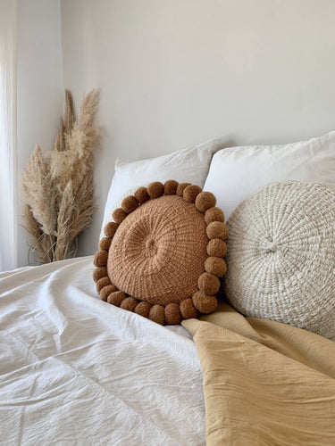 Cojín Decorativo CERAFINA Mediano Ocre: Lana de Oveja Artesanal Exclusivo