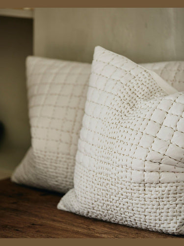 Funda sarga blanca acolchada detalle quilting Nordal