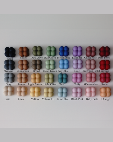 Velas blancas cónicas aromáticas de peonia