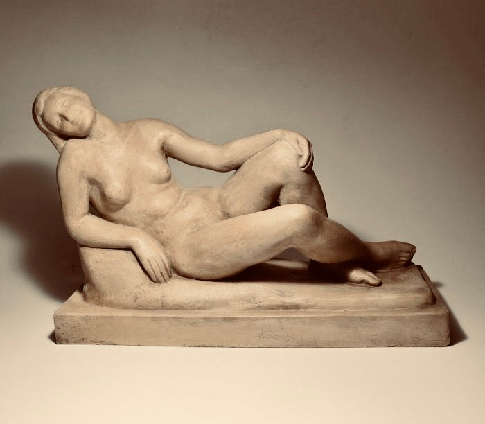 Escultura Art Decó francesa años 30. Desnudo de mujer.