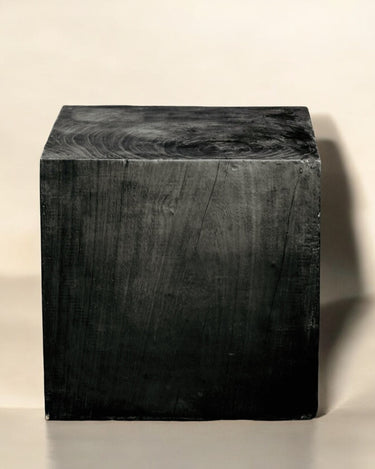 Mesa auxiliar negra de madera