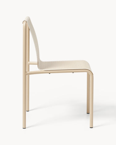 Respaldo y estructura de Silla de jardín Dapple perforada beige set de 2