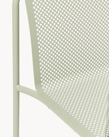 Composición de salón con Silla de jardín Dapple verde salvia