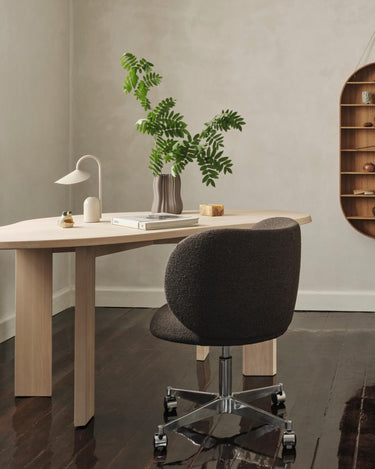 Escritorio Tarn 170x90 de haya natural de Ferm Living
