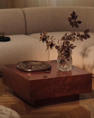Detalle del sobre de Mesa de centro Burl 70x70x30 de madera de raíz