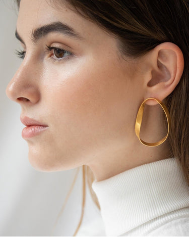 Pendientes Grandes Dorados OCEANICA Joidart: Joyas Esculturales Latón Bañado Oro 24K