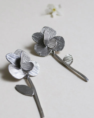 Pendientes Largos de Plata PAMPALONIA Flor Silvestre Mallorca Diseño Artesanal