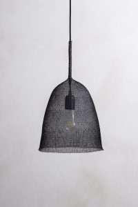 Lámpara acero trenzado negro ambiente salón