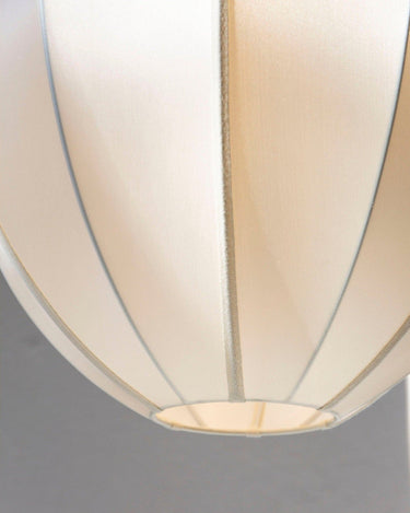 Pantalla colgante oval de seda blanca, brillo elegante y suave