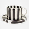 Taza Monica con Plato Negro - Diseño Elegante y Funcional