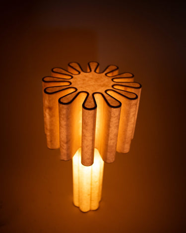 Lámpara de Mesa Heidi con Diseño Elegante y Moderno