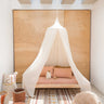 Alfombra lavable de algodón geométrica multicolor en dormitorio infantil