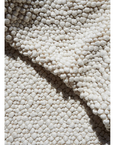 Alfombra blanca Sigga para salón natural