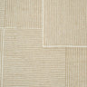 Detalle de alfombra Chess de lana blanca Linie Design