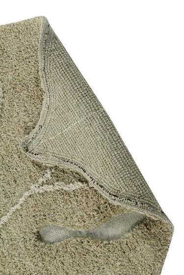 Alfombra con forma de hoja oliva de 120 × 180 cm en ambiente infantil
