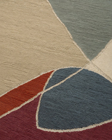 Alfombra Aurora Lume de Linie Design, primer plano de las líneas curvas y los colores
