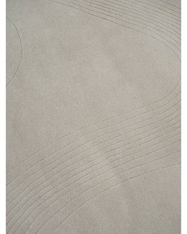 Alfombra de Linie Design: detalle de la superficie y las curvas.