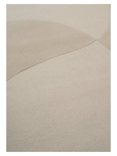 Alfombra de lana beige con relieve Split Plains de Linie Design, detalle de la transición entre dos tonos