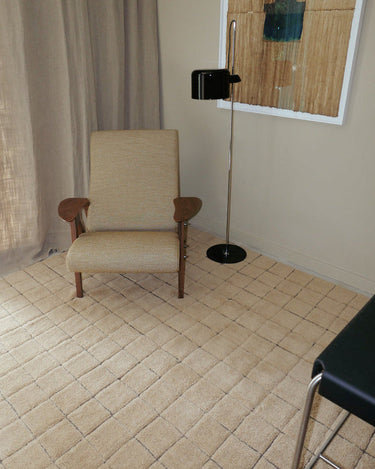 Alfombra de pasillo lavable de lana geométrica ámbar en ambiente de recibidor