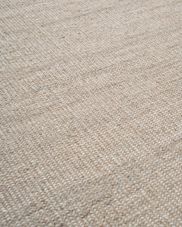 Alfombra de PET tierra Ash Melange de Linie Design, detalle del tejido