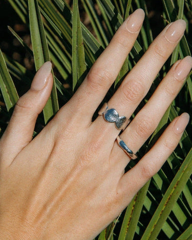 Anillo Agapée de diseño plateado para mujer