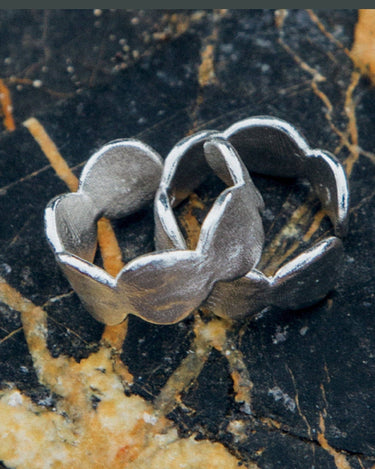 Anillo dorado ondulado Héctor Agapée