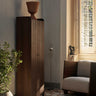 Armario Alto de Sillón en Roble Oscuro - Diseño Elegante y Funcional