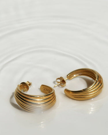 Aros dorados gruesos