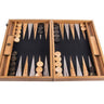 Backgammon de corcho con fichas de roble de Manopoulos: backgammon abierto de campo oscuro y puntas claras, con fichas de madera.