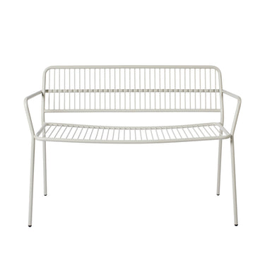 Banco de exterior beige gris de Broste Copenhagen sobre fondo claro