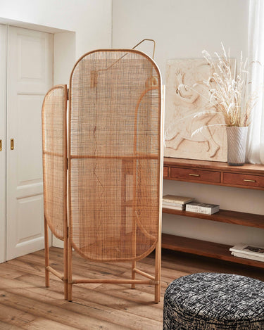 Woven texture detail of BALI folding natural rattan room divider – Nordal