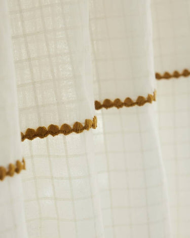 Cortina de algodón khadi con luz filtrada
