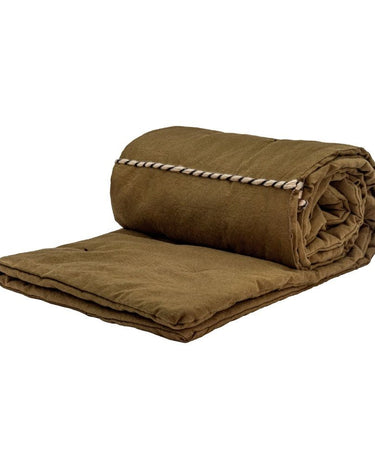 Colcha boutis algodon lino bronce ribete contrastado