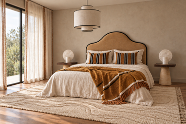 Dormitorio ocre de Matuta Home — imagen generada con IA