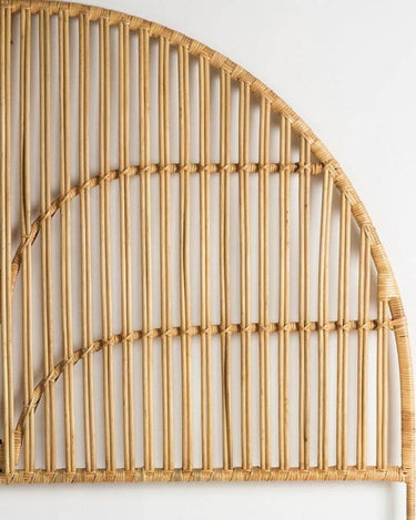 Cabecero de ratán semicircular para dormitorio