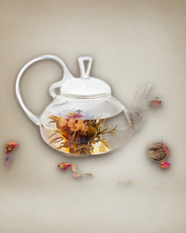 Set de té floreciente con flores de té