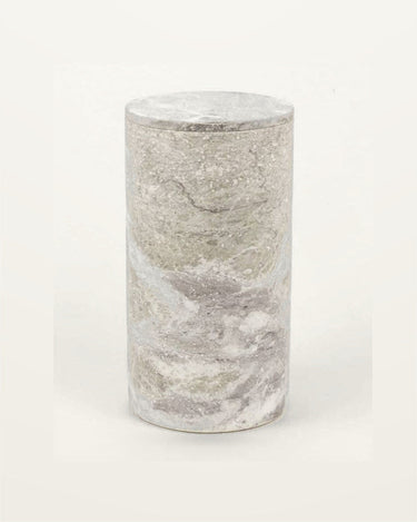 Vista principal completa de caja decorativa de mármol con tapa de latón