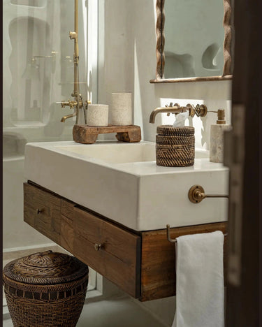 Caja de pañuelos colonial de ratán para baño