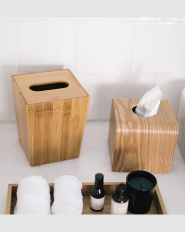 Caja para pañuelos de madera de sauce en ambiente