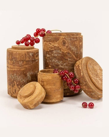 Detalle de set de tres cajas aromáticas de corteza de canela mostrando su textura