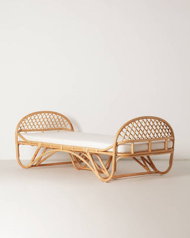 Cama de ratán para terraza