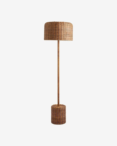 Detalle de la lámpara de pie CANE de caña natural – Nordal